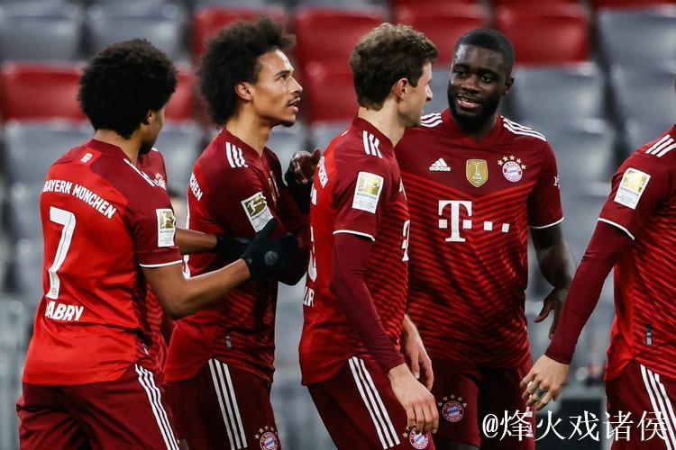 德甲-莱万穆勒建功屈桑斯惊艳世界波 拜仁4-0大胜沃尔夫斯堡