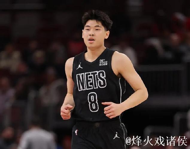 崔永熙谈篮网定位:核心传球在手,需冷静处理 崔永熙谈篮网定位:核心传球在手,需冷静处理